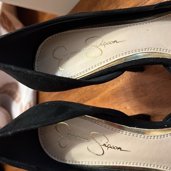 Jessica Simpson Black Suede 7.5B Pumps - Picture 8 of 11